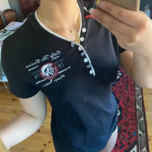 dieseltröja - dieseltröja i nyskick. supersnygg men ligger bara i garderoben. enormt skönt material 