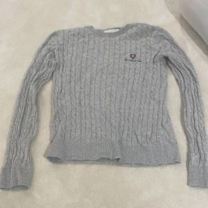 Stickad tröja  - Tröja från bondelid, använd men bra skick