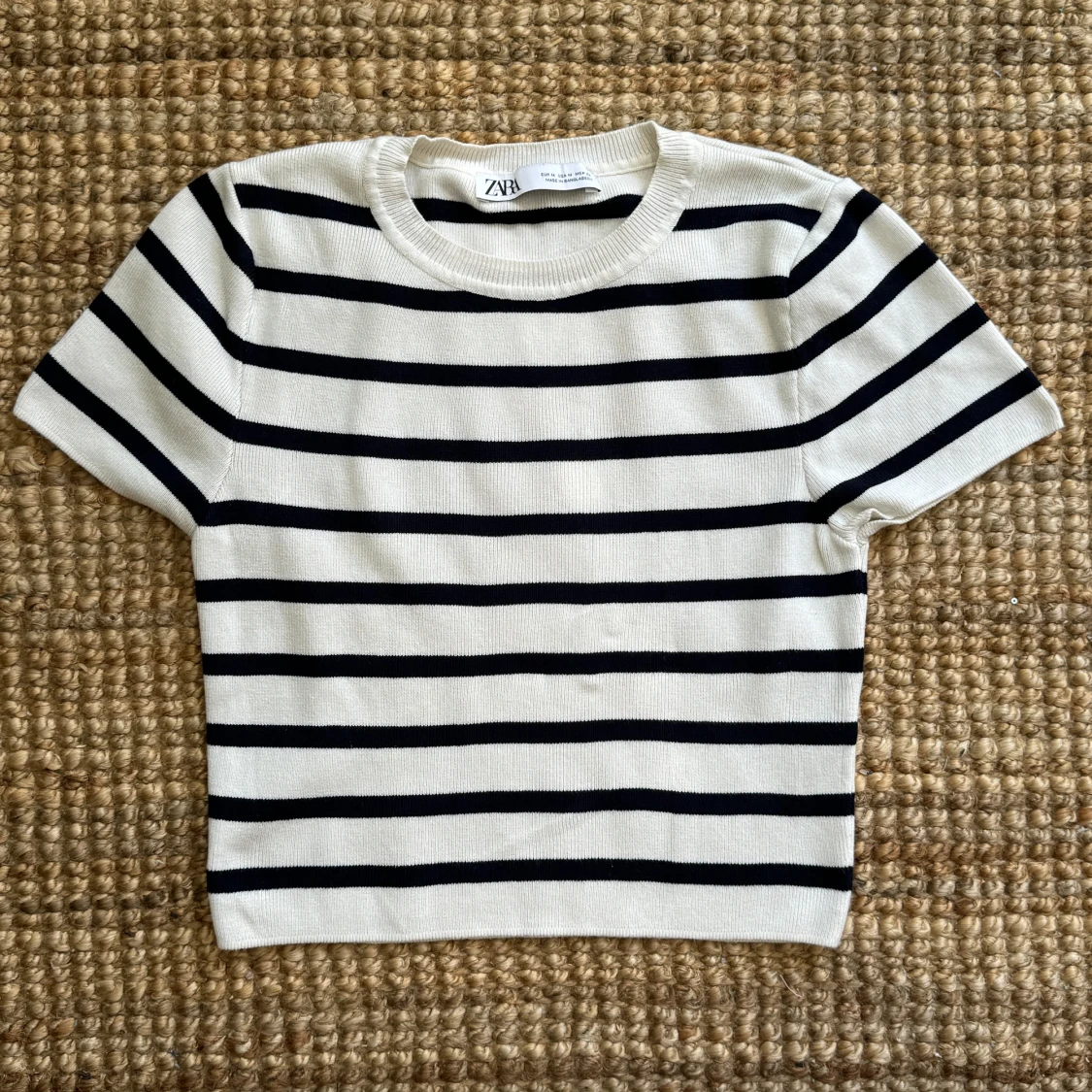 Zara Randig Croppad Knit T-Shirt