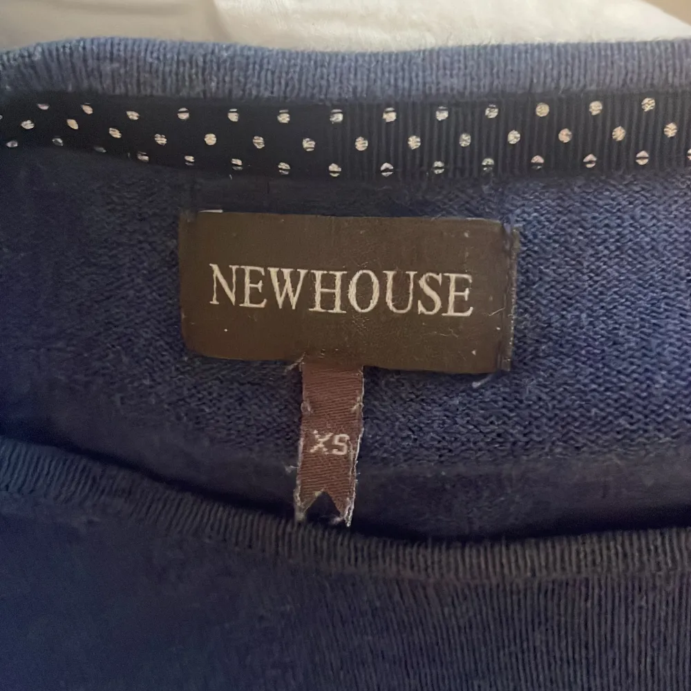 Newhouse tröja som är i nyskick. 100% Bomull. Och nypris runt 1000💗pris kan diskuteras vid snabb affär! (Smutsig spegel inte tröja). Tröjor & Koftor.