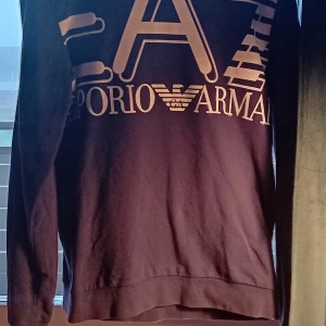 Ea7 tröja - Fin Ea7 tröja i ny skick använd typ 1 gång i storlek s. Säljes för 500