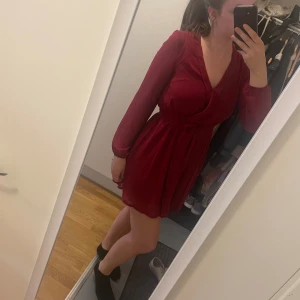 Superfin klänning  - Röd fin klänning, använd få gånger 