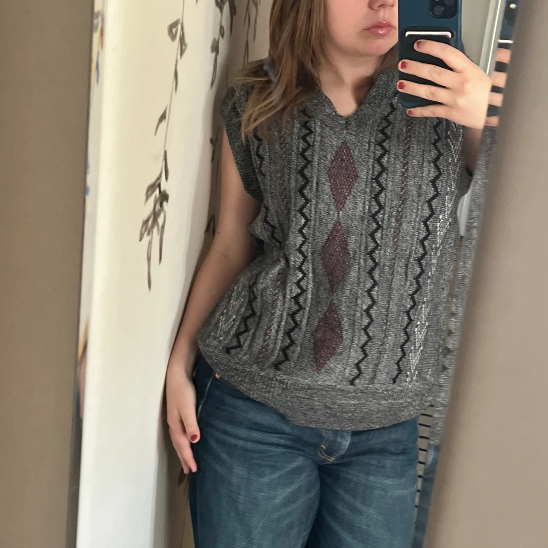 Stickad väst/tröja som är köpt second hand knappt använd  - 90