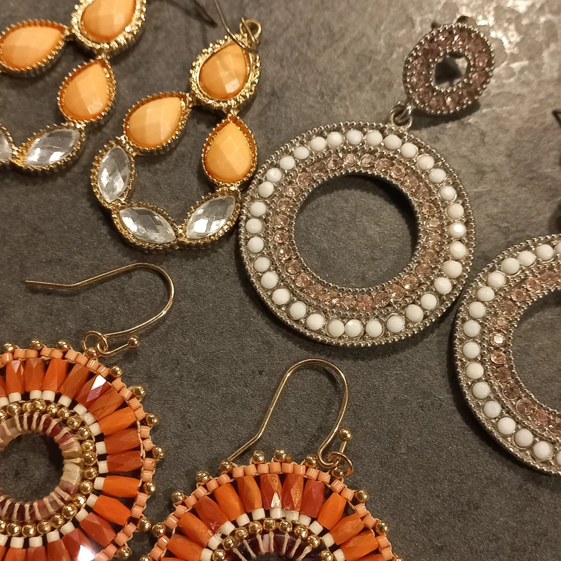 Tre par nya örhängen - 90