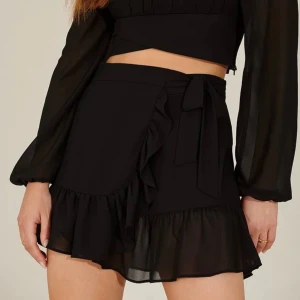 Kjol - Aldrig använd i strl 32