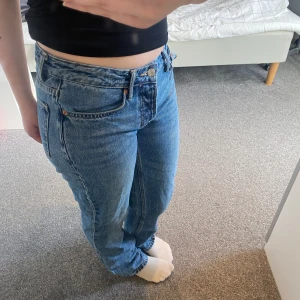 Low waist jeans - Low waist blåa jeans, helt nya, inte använda
