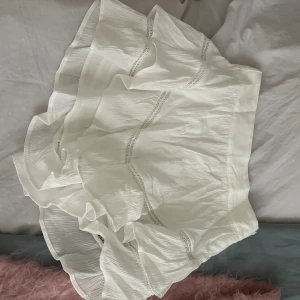 Kjol - En sååå fin kjol som har inbyggda shorts vilket är jätteskönt! Perfekt nu till sommaren!💞💞