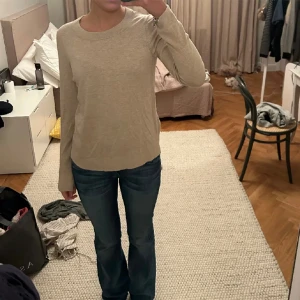 Tröja - Fin stickad tunnare tröja