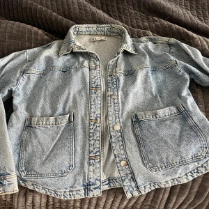 Jeansjacka  - Snygg jeansjacka från zara🫶🏻 nypris 599 kr. 