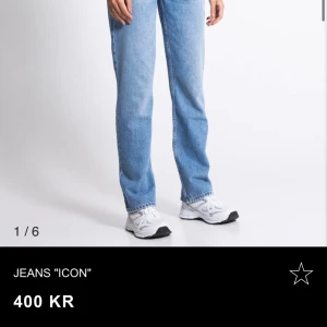 Lågmidjade jeans  - Säljer då dom blivit för små ❤️  Inga defekter  Skriv om ni har några frågor eller vill ha fler bilder 💕