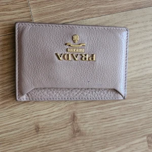 Äkta Prada korthållare - Prada korthållare, kvitto finns☺️