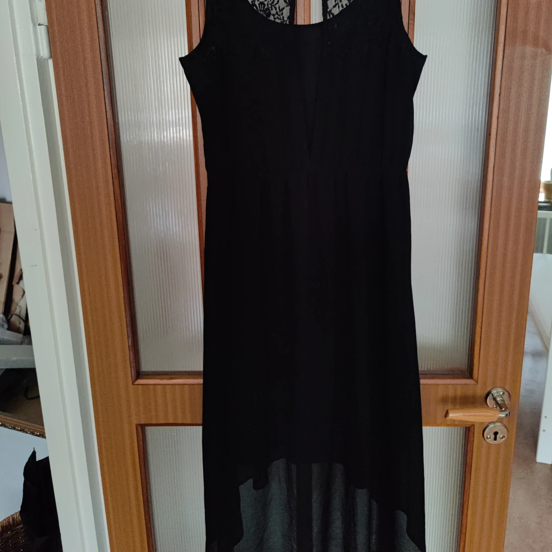 Svart klänning med spetsdetaljer Lindex - 92