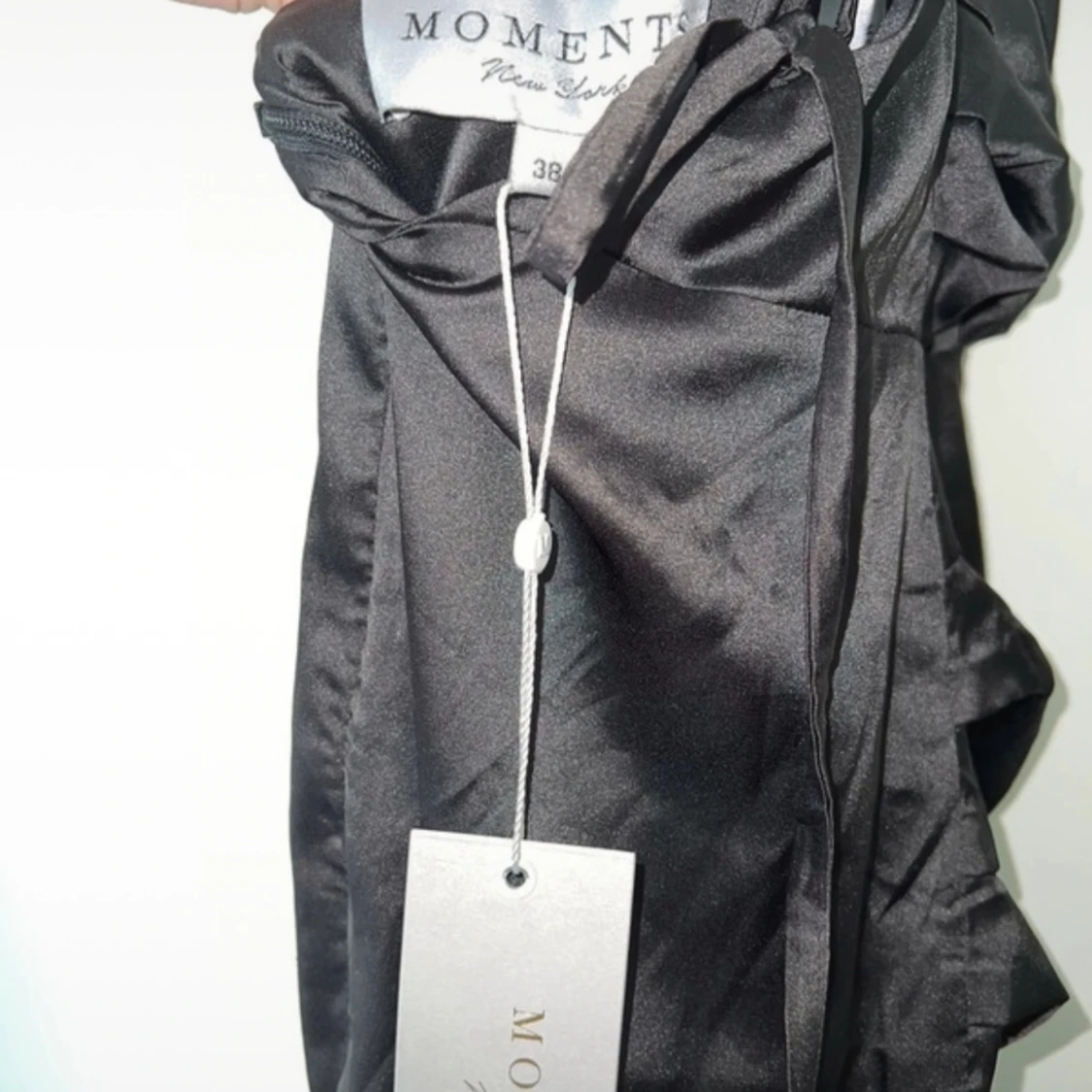 Satinklänning | Svart | helt ny - 92