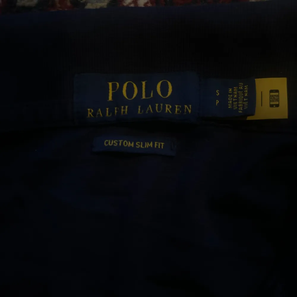 Ralph Lauren piké i stretchigt material i storlek S. 8/10 skick! Kan gå ner i pris vid smidig affär!🙌🏽. T-shirts.