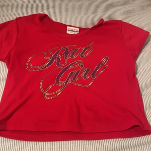 Rat girl  - Stray rats topp slutsålt. Nu aldrig använt 