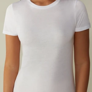 Intimissimi t-shirt - Oanvänd vit intimissimi t-shirt. Pris går att förhandla!!!