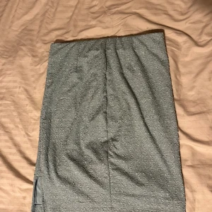 Mintgrön kjol - Jättegullig ”festkjol” som jag har köpt på secondhand men aldrig använt själv!🩷 Storlek 36🌸 