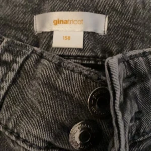 Gina Young jeans  - Säljer mina Gina jeans i 158 pga att de är för små.Har används några gånger och är i bra skick Kontakta vid intresse eller för privata bilder!💗