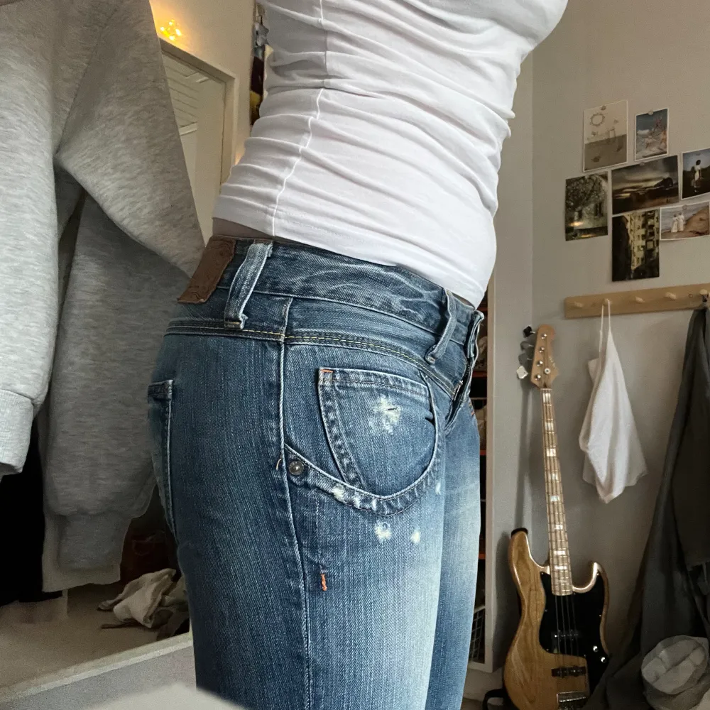Ascoola jeans från replay.  Midjemått: 40cm Innerbenslängd: 77cm . Jeans & Byxor.