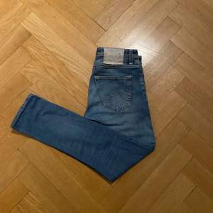 Jacob Cohen jeans | Storlek: 31 | skick: 8/10 | Storlek: 31 | Pris: 799kr | Nypris ≈ 5000kr | Hör av er vid fler frågor👖!