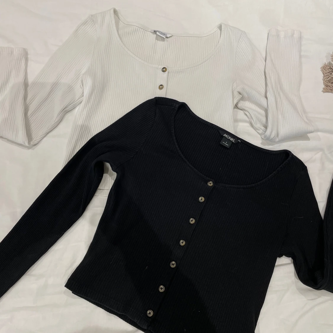 Två tröjor fån mango (s) - 90