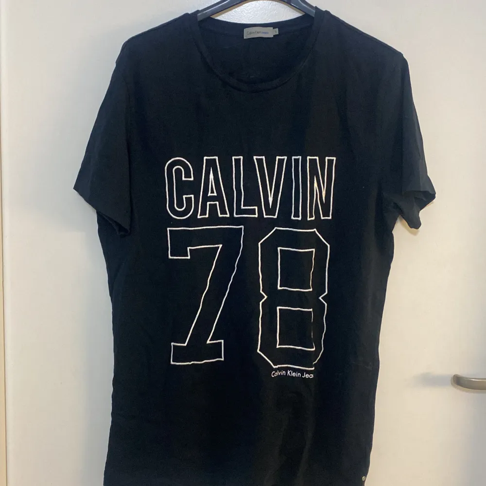Calvin Klein herr T-shirt L finskick . T-shirts.