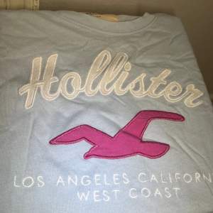 söt hollister blus med tryck