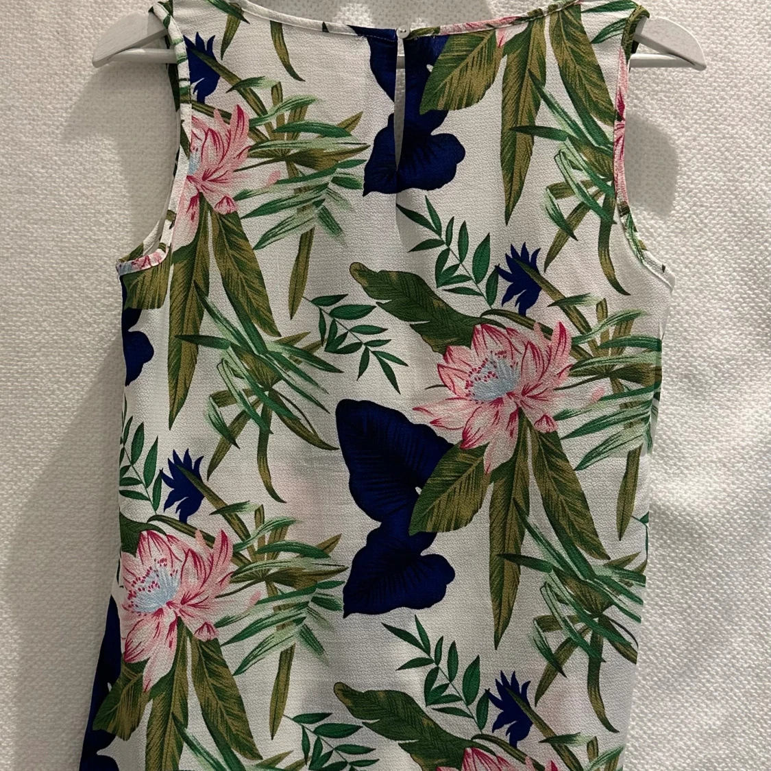 Somrigt blommigt linne - 91