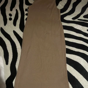 Klänningar  - Pris diskuteras 