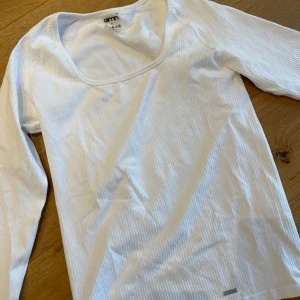 Träningströja - Oanvänd träningströja från aimn! 