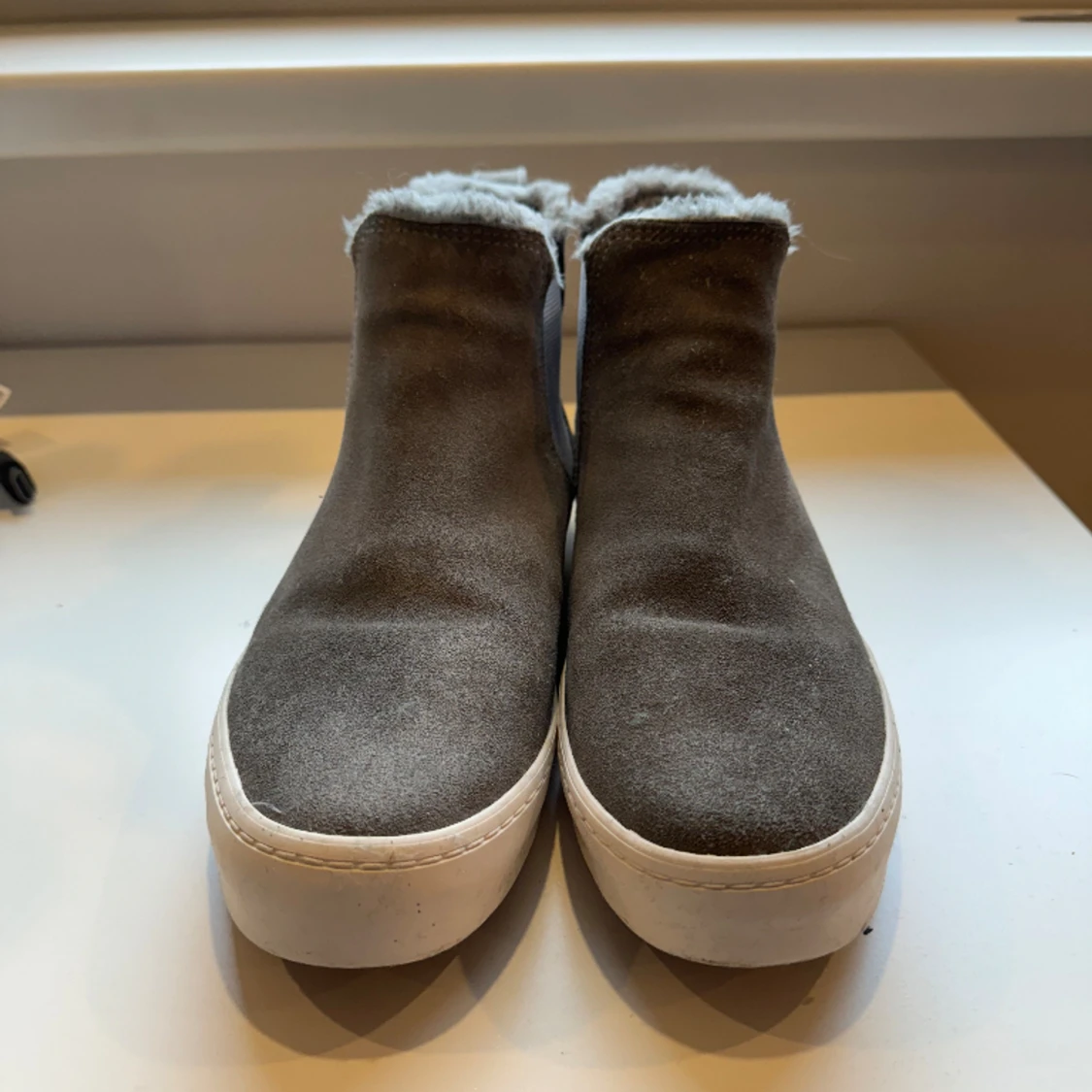 Grå vinte skor - 90