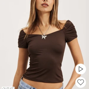Brun topp - Brun söt topp ifrån nelly i storlek XS 🤍