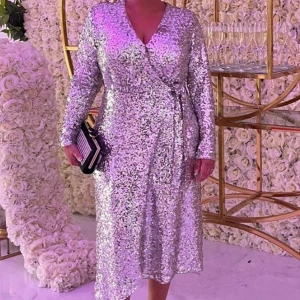 Festklänning  - Paljett Omlottklänning silver beige strl M använd en gång 