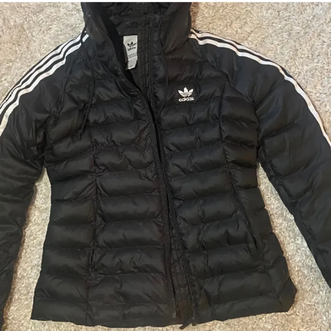 ADIDAS PUFFER JACKET - 90