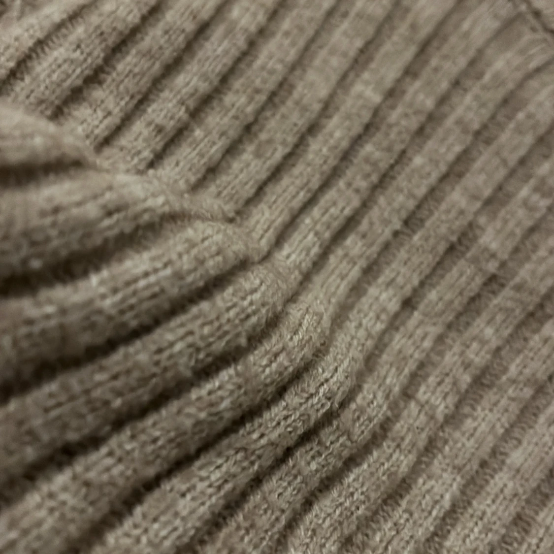 Brun stickad tröja - 90