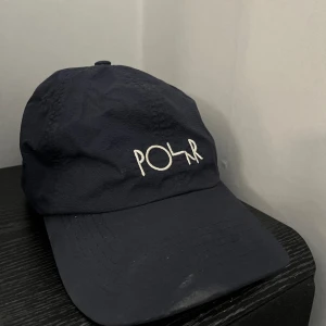 Marinblå Polar Keps - Storlek: OneSize💕Märke: Polar Skate 💕Skick: Bra💕