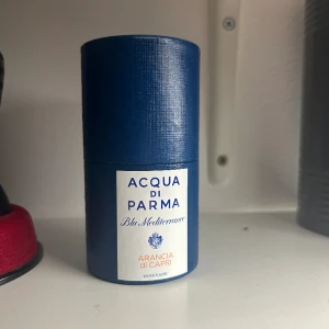 Acqua di parma parfym - En god parfym, fick som present men har ingen användning av. Endast öppnad ur förpackningen och 2-3 sprut endast som gått åt.