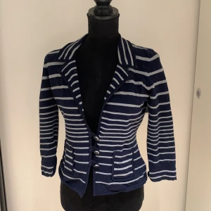 Kofta från Karen Miller - Strl. S. Fint skick 