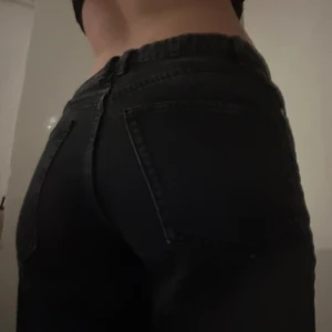 Jeans  - Snygga Mid waist jeans från Lindex i storlek 36🖤