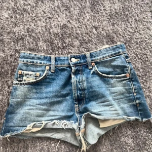 Jeansshorts💞 - Säljer dessa jättefina jeansshorts från Zara💖
