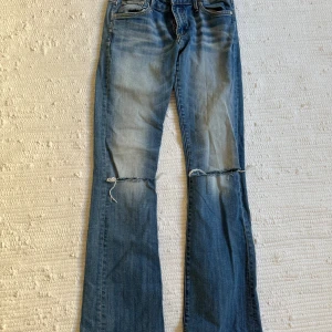 Crocker bootcut jeans - Ett par snygga bootcut jeans från Crocker. Lite för stora för mig som vanligtvis har 34 i kläder. 💘💘