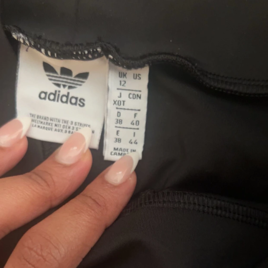 Adidas gym byxor  - 91