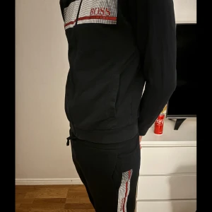 Hugo Boss dress - Kommer inte till använing längre. Köptes för 2000kr och i väldigt fint skick