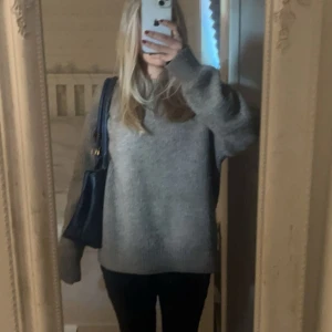 Stickad tröja  - Beige stickad tröja!!🩷🩷