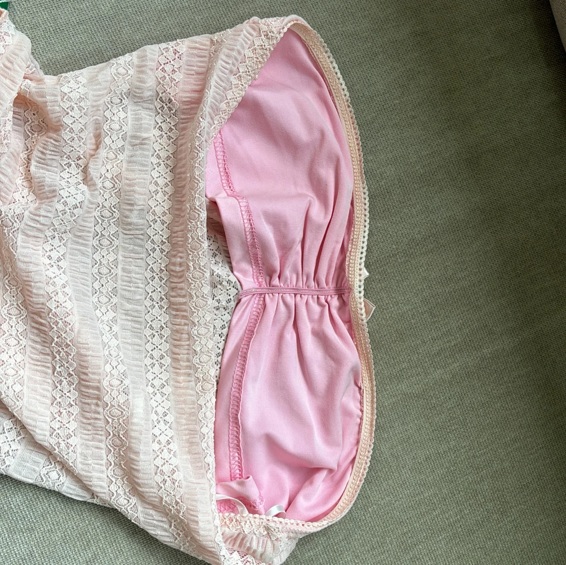 Oanvänd baby spets tubtopp  - 92