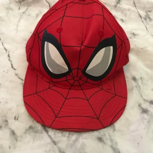 Spiderman keps - Snygg spiderman keps