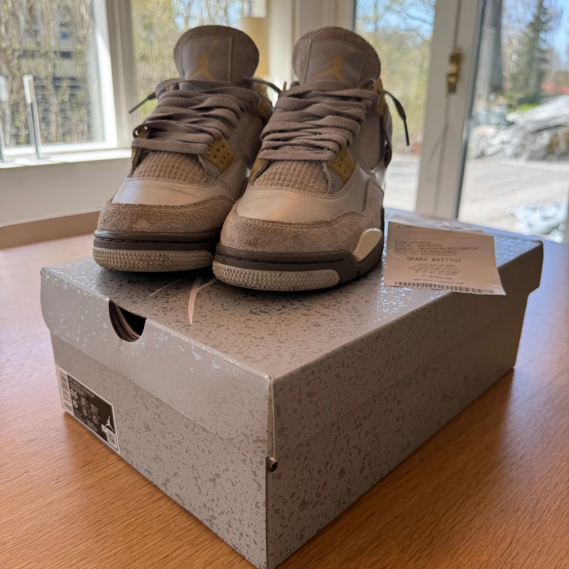 JORDAN 4 RETRO SE "CRAFT PHOTON DUST - 90