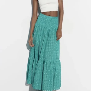 Jättefin zara kjol  - Jättefin kjol från zara som köptes för ca 699, tror inte den finns kvar. 