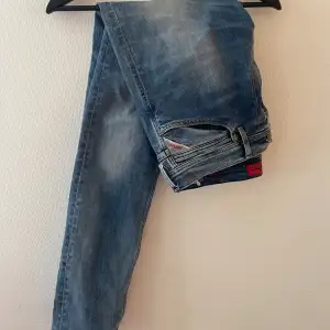 Riktigt snygga Replay jeans i riktigt bra skick🙌🏻