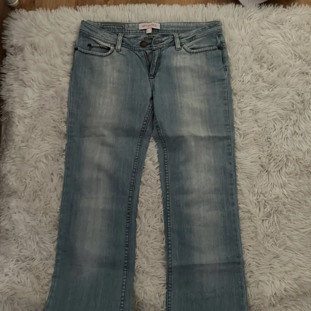 Jätte fina jeans från mango🥰🥰. Jeans & Byxor.